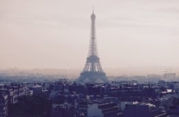 paris et sa tour vu du ciel
