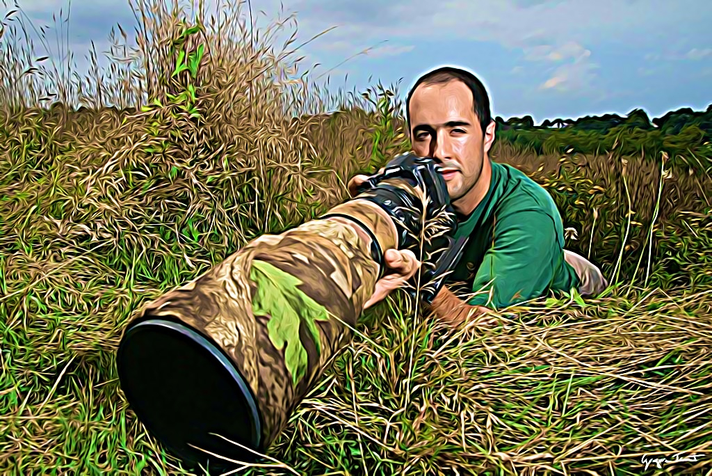 Ancien chasseur, Grégoire Trunet a troqué son fusil pour un appareil photo. Plutôt que tuer, il préfère immortaliser l'animal. Cela en fait un "chasseur-photo": photographe il n’en reste pas moins chasseur. L'homme nous raconte sa passion, avec humour et poésie.